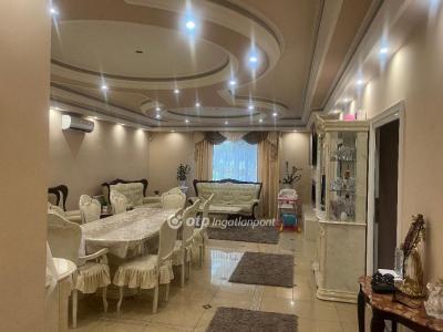 Eladó családi ház Abony