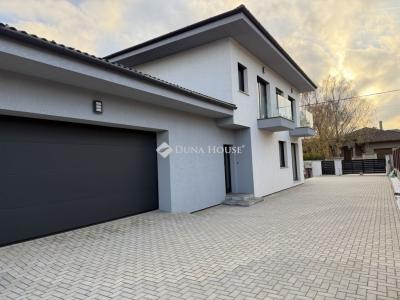 Eladó ikerház Érd