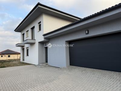 Eladó ikerház Érd