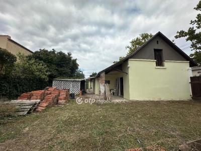 Eladó családi ház Szentes