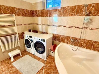 Eladó lakás Üllő