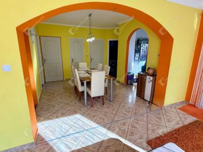 Eladó lakás Üllő