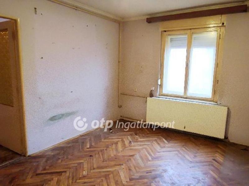 Eladó családi ház Abda