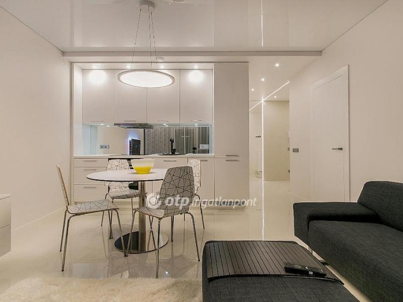 Eladó lakás Levél