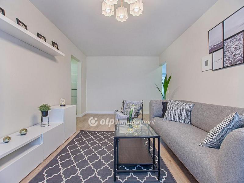 Eladó lakás Levél