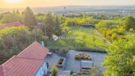 Eladó családi ház Esztergom