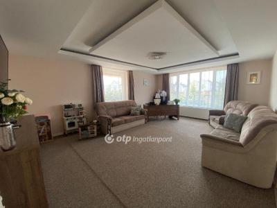 Eladó családi ház Velence