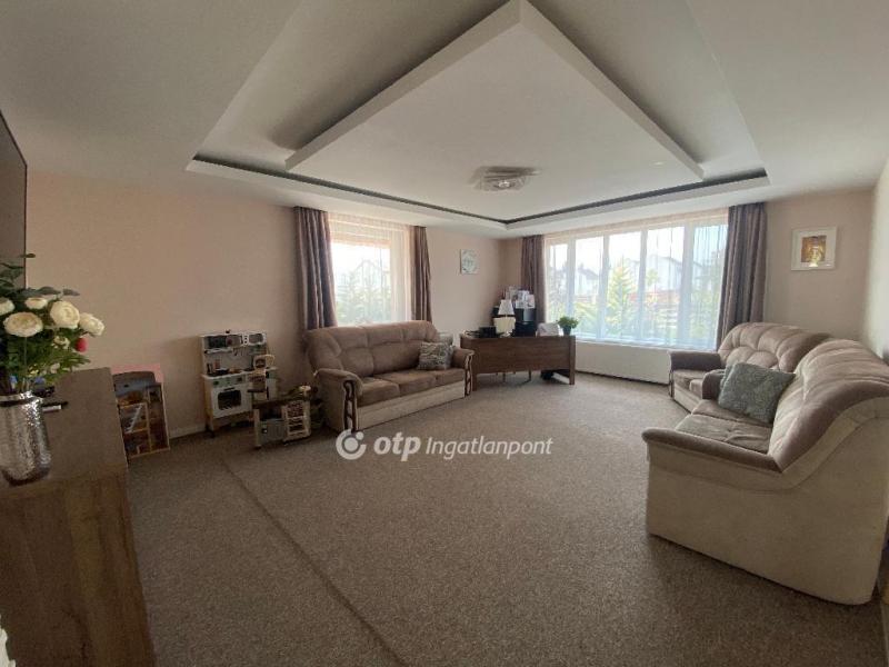 Eladó családi ház Velence