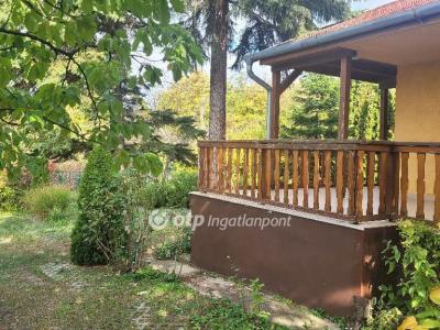 Eladó nyaraló Balatonkenese