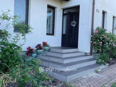 Eladó családi ház Nyírpazony