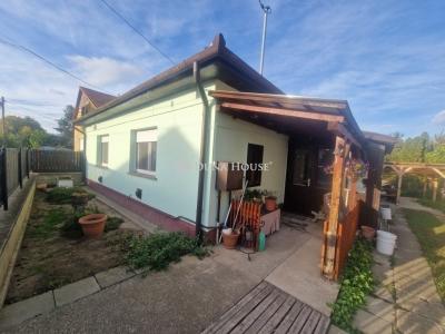 Eladó családi ház Üllő