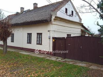 Eladó családi ház Szarvas