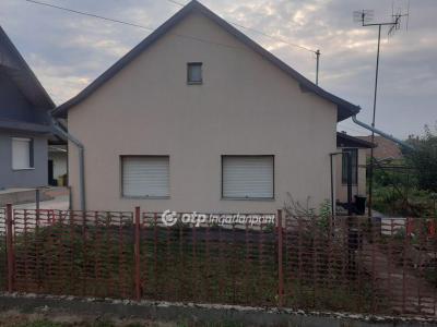 Eladó családi ház Gyomaendrőd