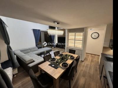 Eladó lakás Esztergom