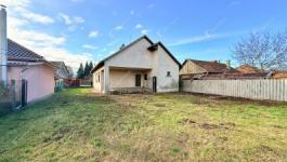 Eladó családi ház Monor