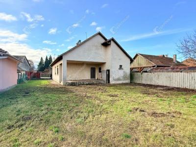 Eladó családi ház Monor