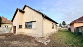 Eladó családi ház Monor