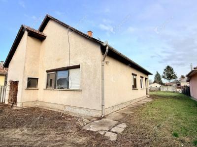 Eladó családi ház Monor