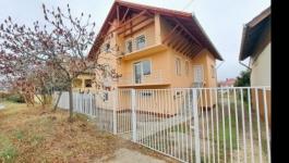 Eladó családi ház Tura