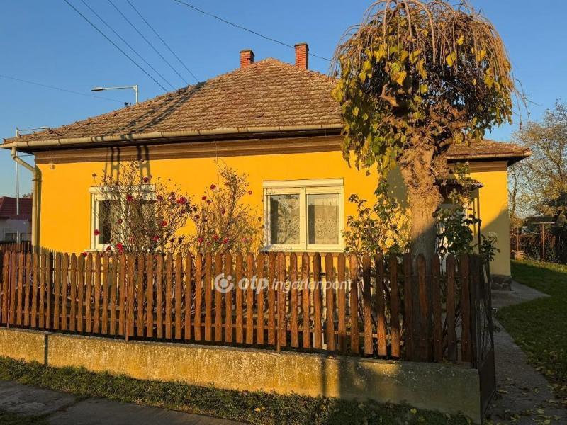 Eladó családi ház Tiszafüred Tiszaszőlős