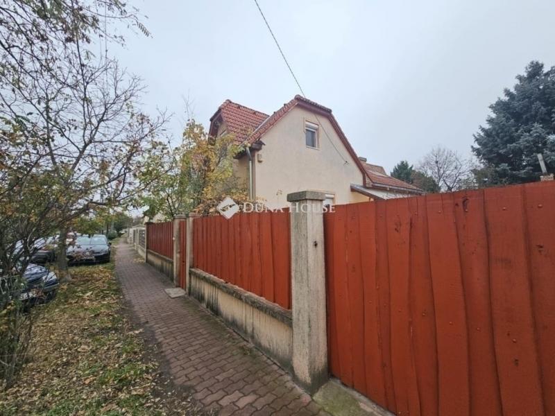 Eladó családi ház Budapest