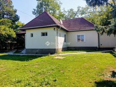 Eladó családi ház Penc