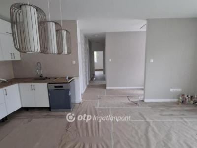 Eladó családi ház Pusztaszabolcs