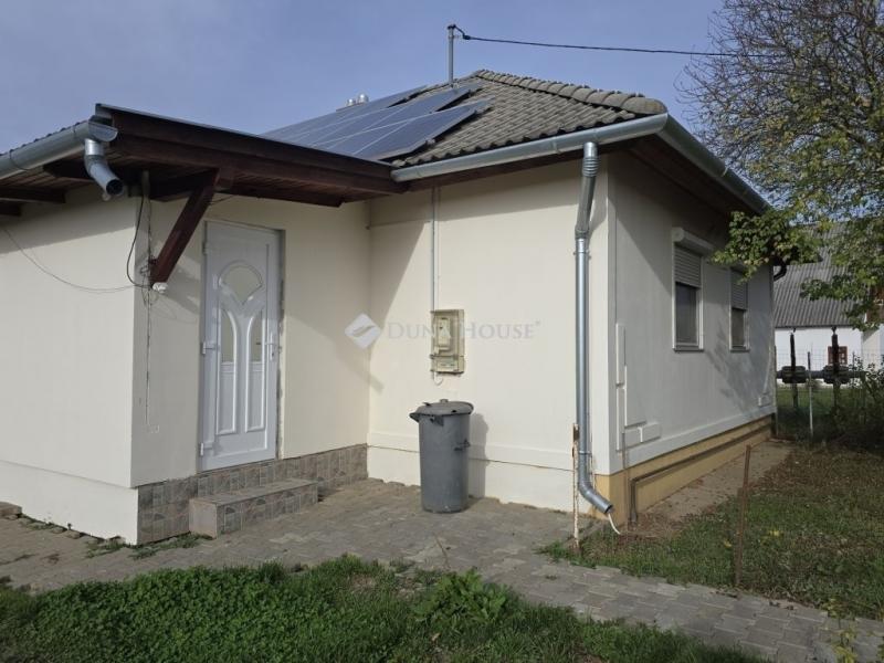 Eladó családi ház Görcsöny