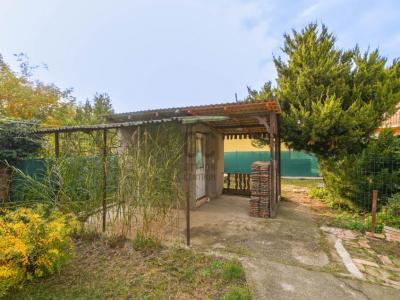 Eladó családi ház Üröm