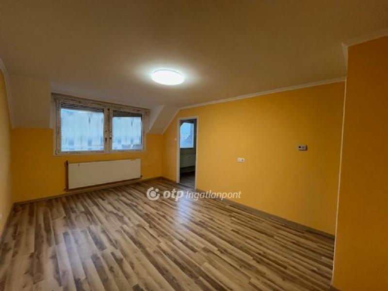 Eladó lakás Jánoshalma