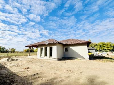 Eladó családi ház Kiskunlacháza