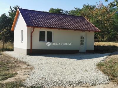 Eladó családi ház Tata