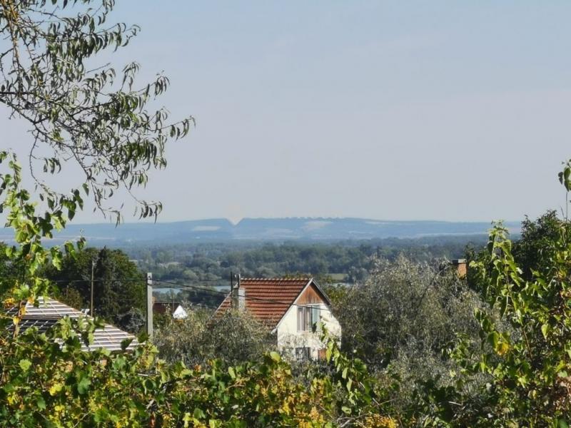 Eladó külterületi telek Tata