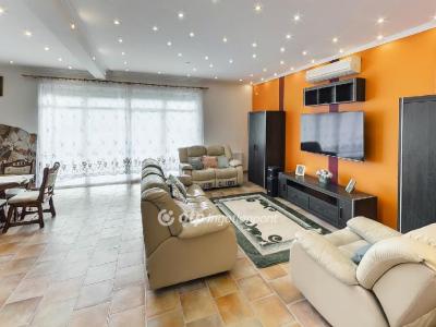 Eladó családi ház Csomád