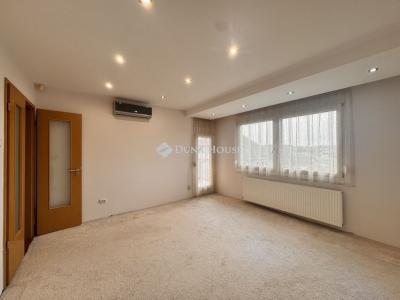 Eladó lakás Zalaegerszeg