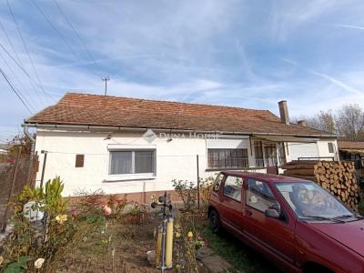 Eladó családi ház Bár