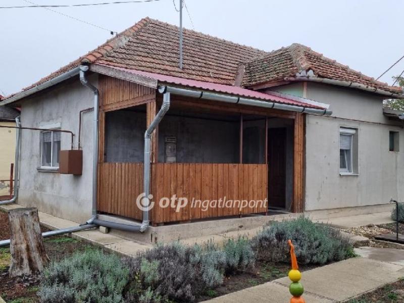 Eladó családi ház Kaba