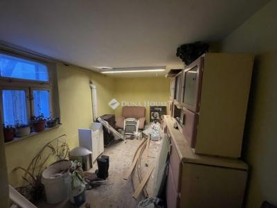 Eladó családi ház Káva