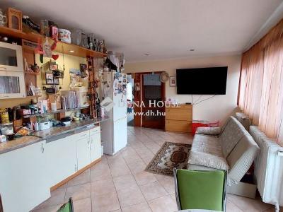 Eladó családi ház Budapest