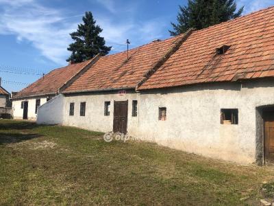 Eladó családi ház Ajka