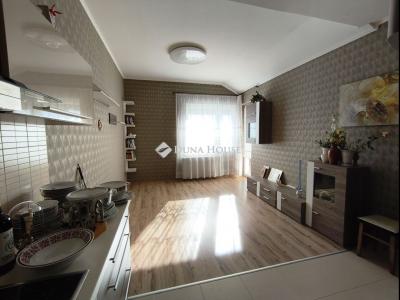 Eladó lakás Veresegyház