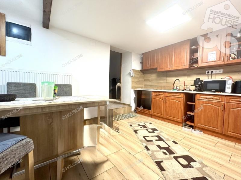 Eladó családi ház Csongrád