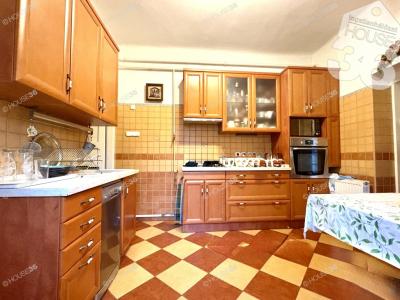 Eladó családi ház Csongrád