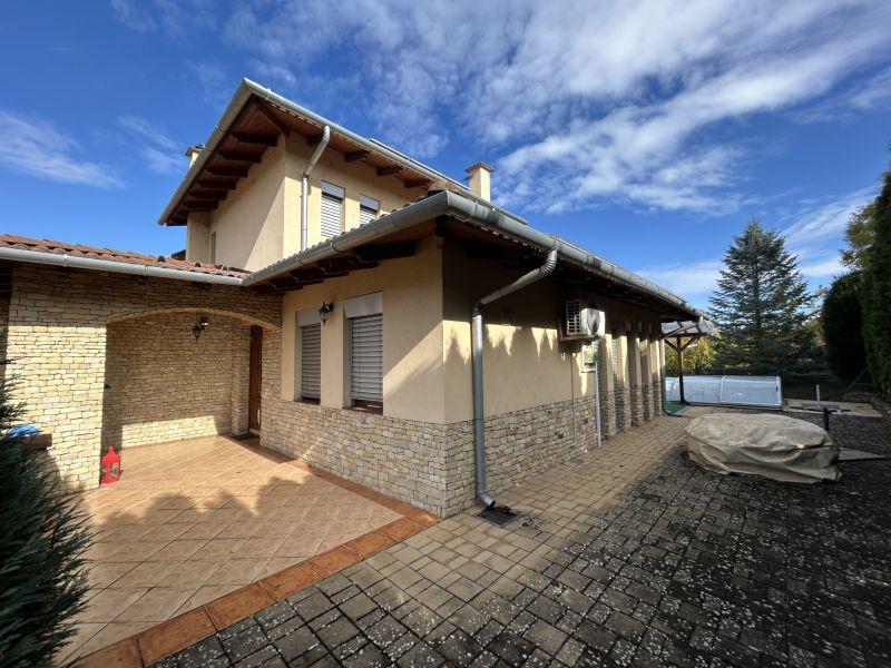 Eladó családi ház Balatonboglár