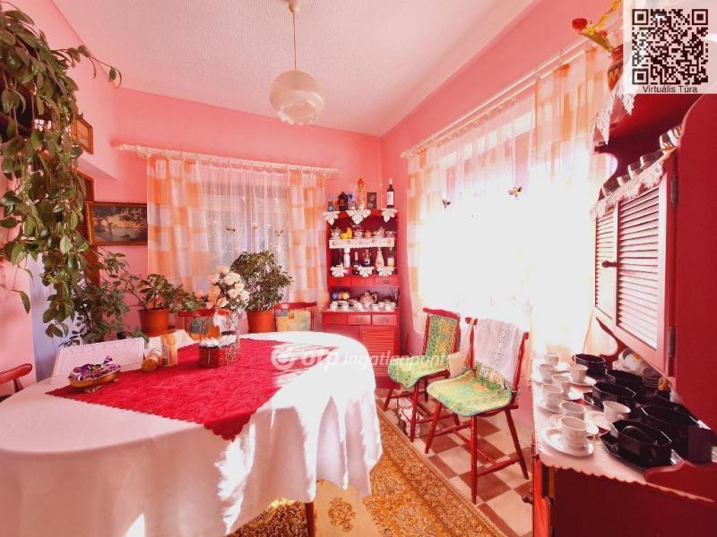 Eladó családi ház Felcsút