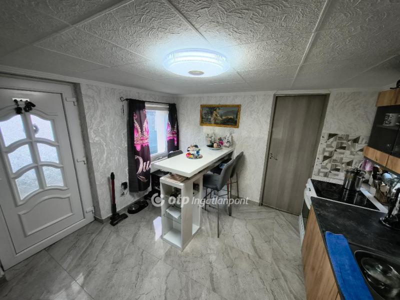 Eladó családi ház Balatonszemes