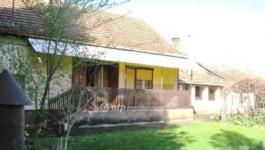 Eladó családi ház Tiszacsege