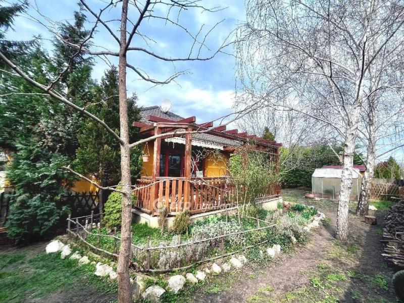 Eladó családi ház Enese