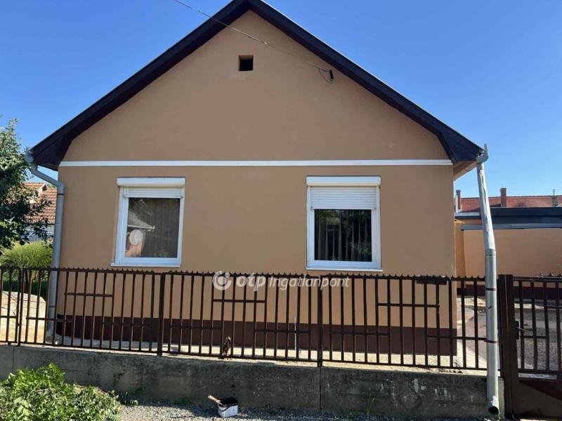 Eladó családi ház Nagykálló