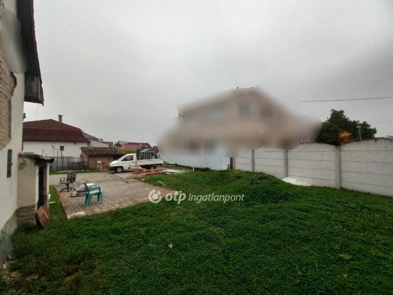 Eladó lakóövezeti telek Debrecen